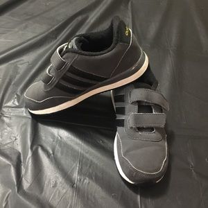 Adidas boys sneaker